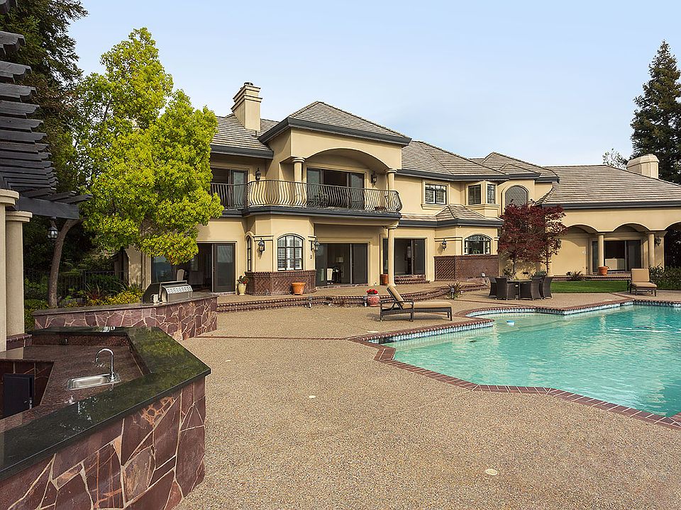 Stunning private estate