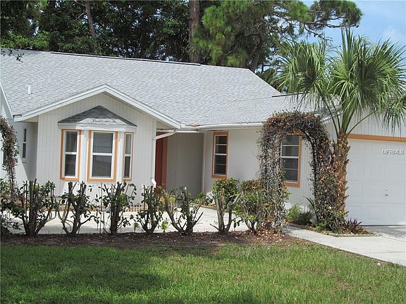 4th image of 818 Golf Dr