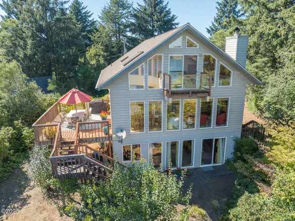 1210 SE 36th St, South Beach, OR 97366