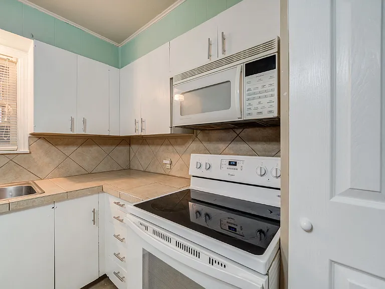 4206 45th St — Photo 12