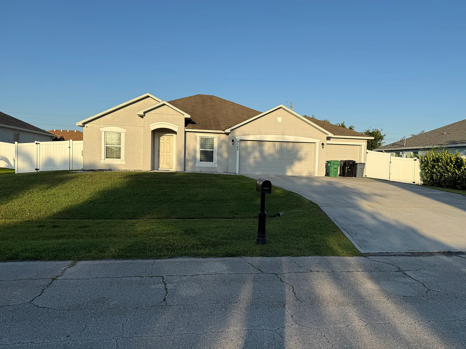 4549 SW Calloway St — Photo 1