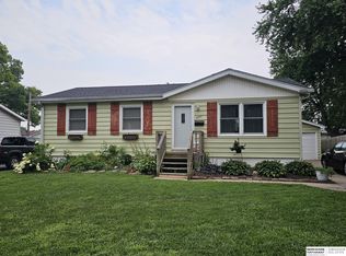 8521 A St, Omaha, NE 68124