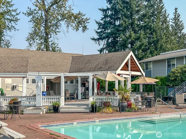 17203 NE 45th St #43, Redmond, WA 98052