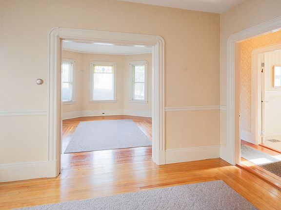 5th image of 337 Salem St #A