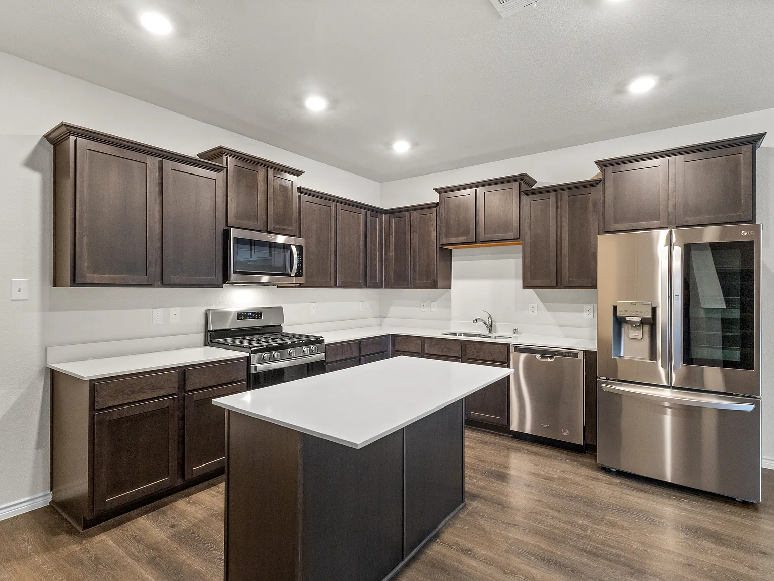 3 bed, 2.5 bath, 1815 sqft, $2,750 — Photo 2