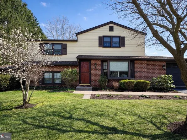 1426 Manorwood Dr, West Chester, PA 19382