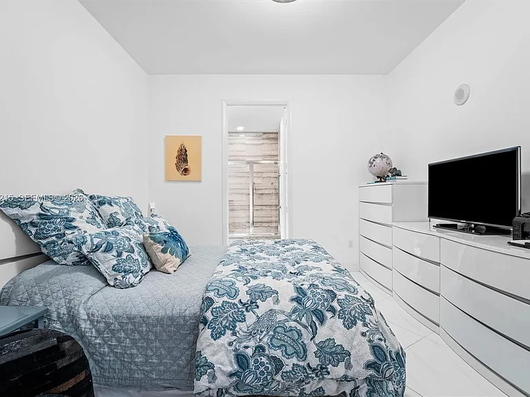 15811 Collins Ave #3107 — Photo 20