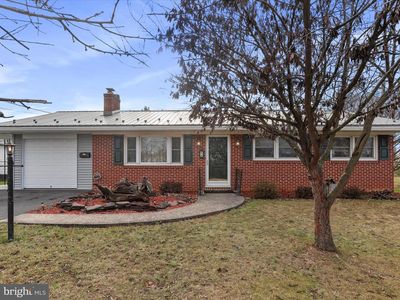 64 W Walter Ave, Greencastle, PA, 17225