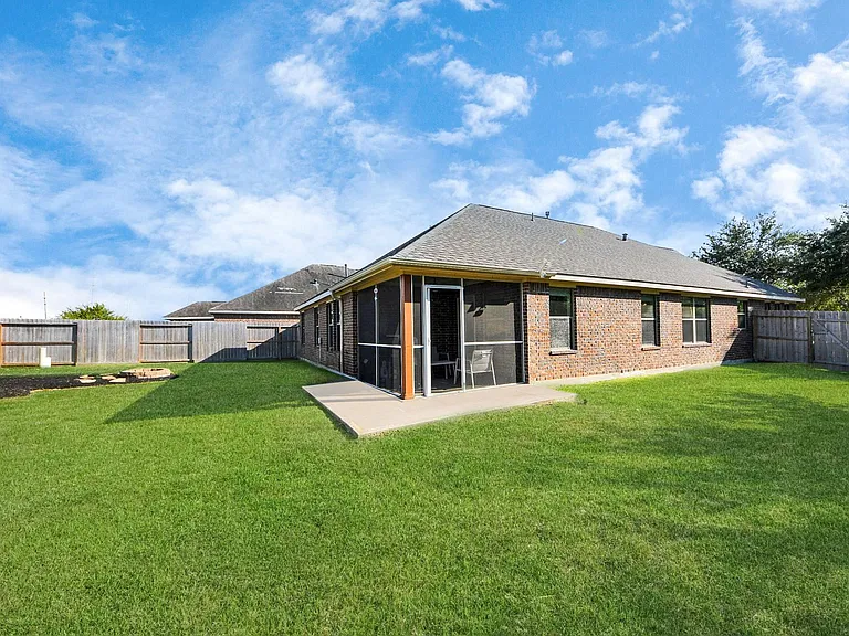 7503 Amber Village Cir — Photo 23