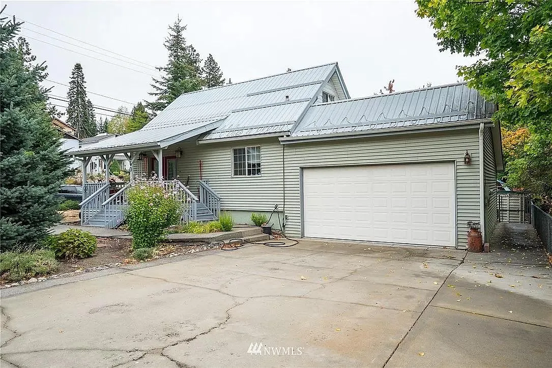 3 bed, 2.5 bath, 1880 sqft, $3,350 — Photo 1