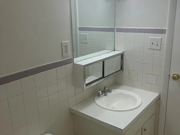 17 Vanderbilt Dr #G — Photo 5