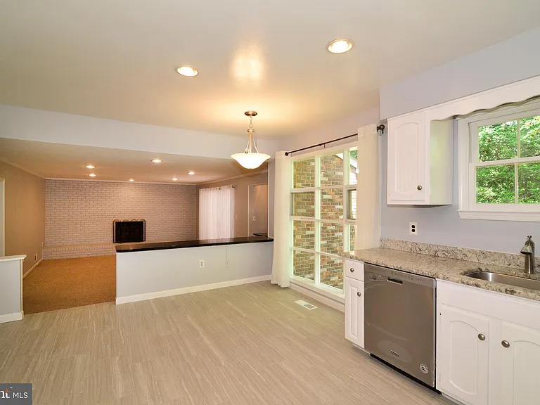 1317 Forestwood Dr — Photo 12