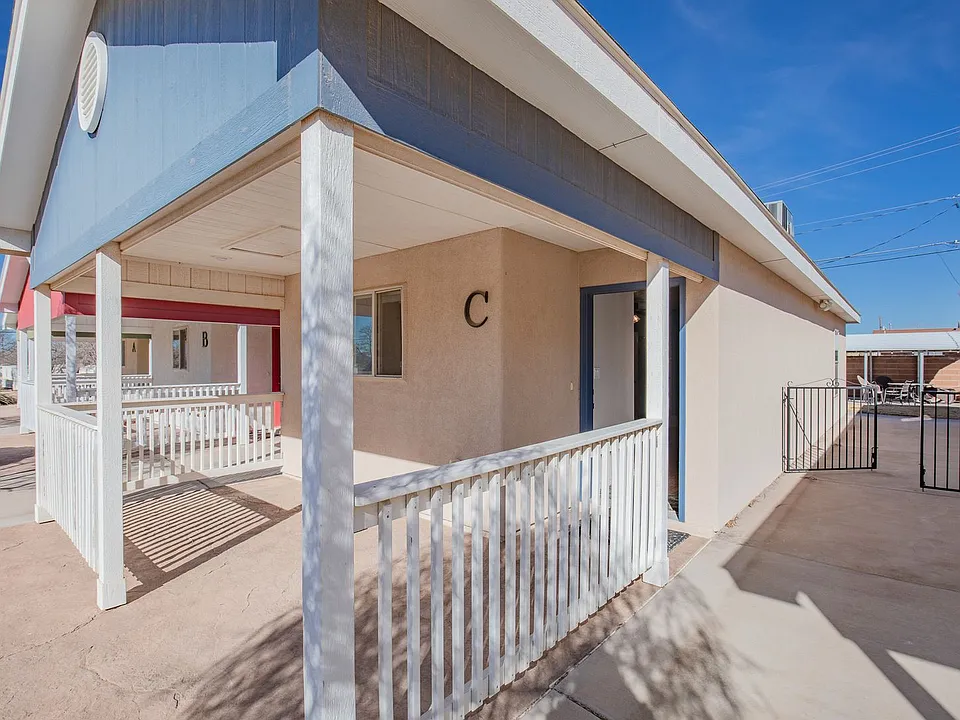 800 Sherwood Dr