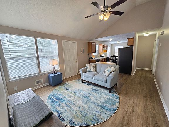 3rd image of 3728 Locust Ave