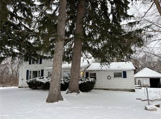 5544 Holtz Rd, Farmington, NY 14425