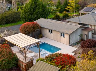 7135 Baker Ln, Sebastopol, CA 95472