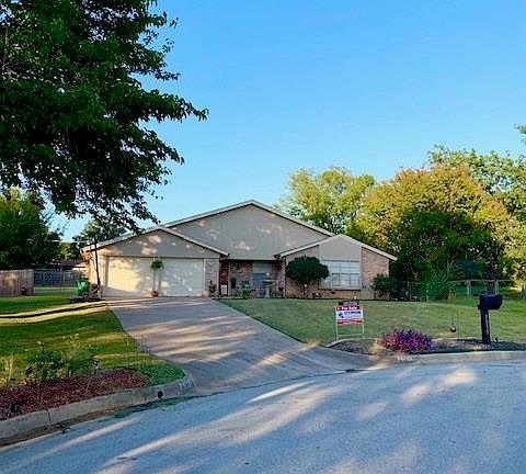 3rd image of 7613 Fox River Ct