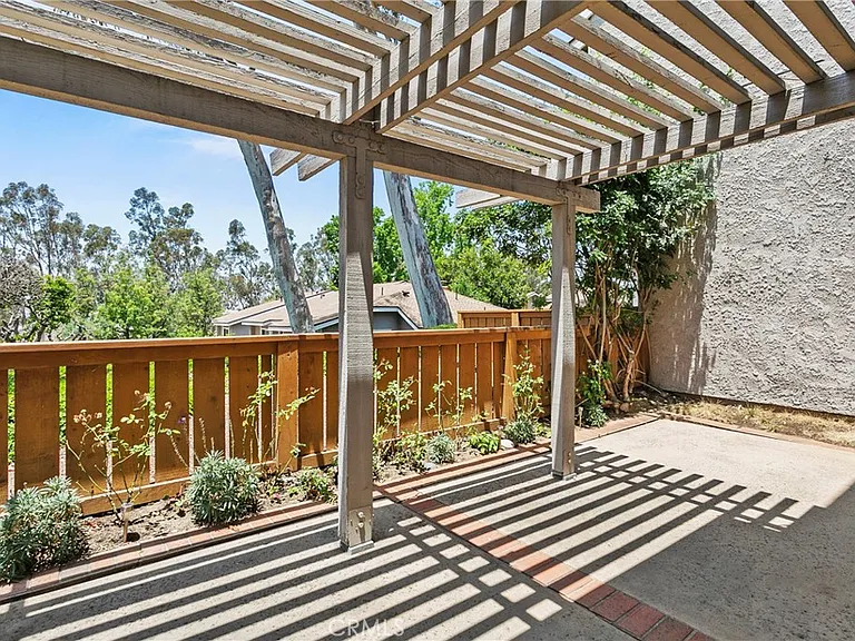 6516 E Camino Vis #1 — Photo 17