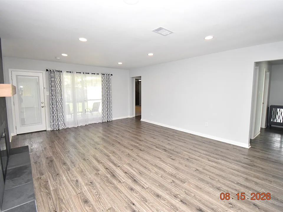 15711 Blackhawk Blvd