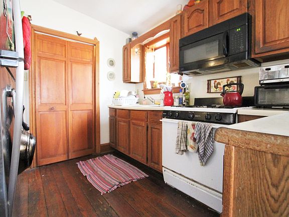 4th image of 1906 W Girard Ave Floor 2