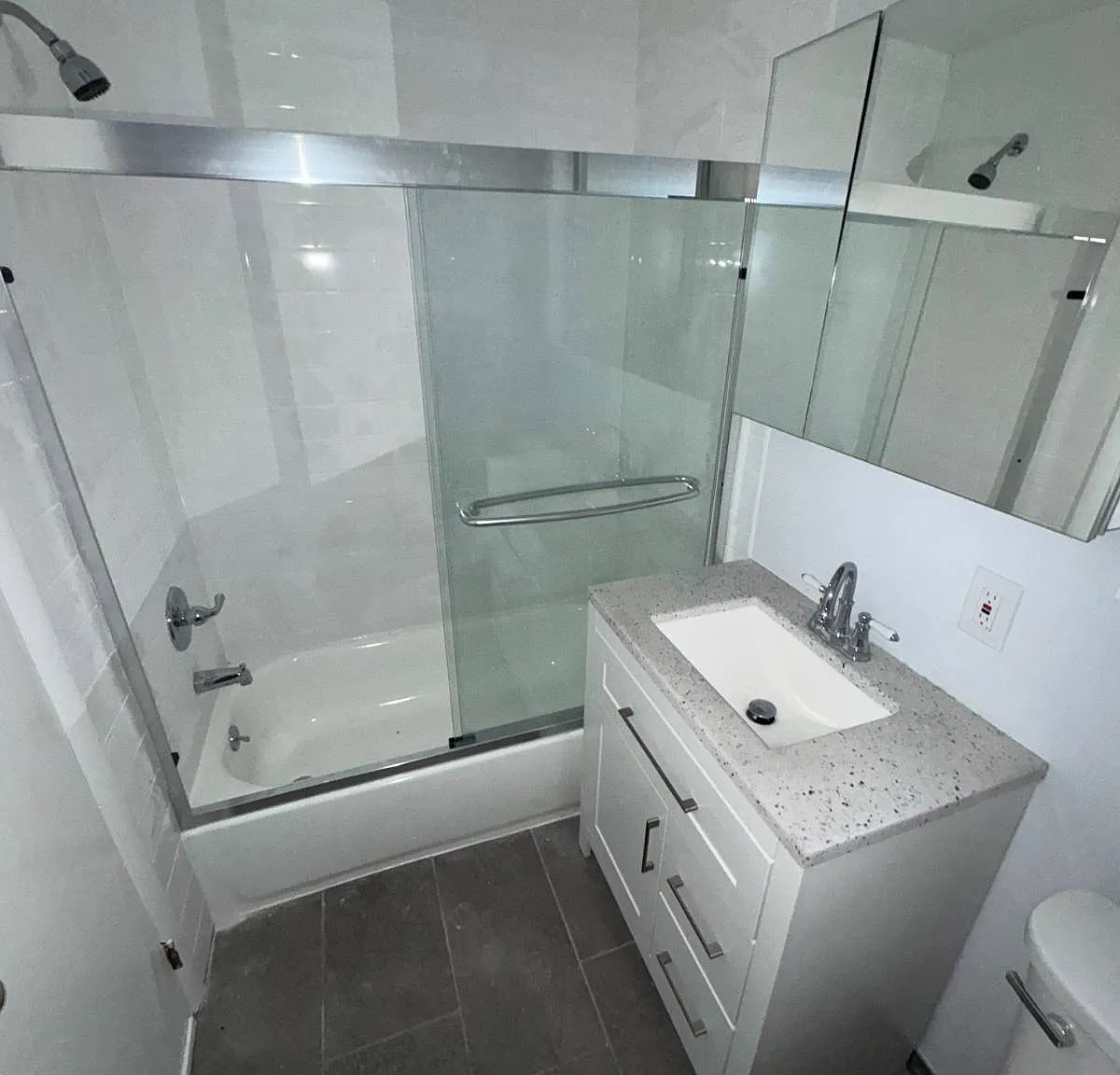 2 bed, 1.0 bath, $3,800 — Photo 3