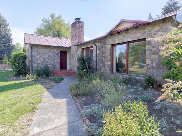 547 Oakdale Dr, Medford, OR 97501