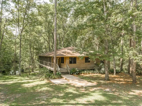730 Woodlake Rd, Sopchoppy, FL 32358