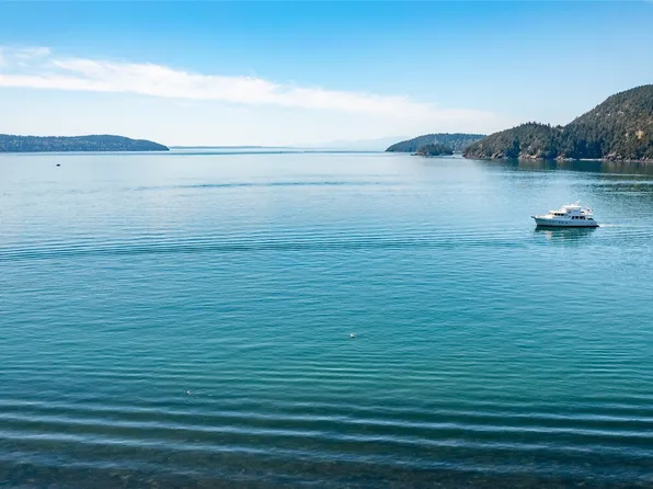 2411 Skyline Way #203, Anacortes, WA 98221