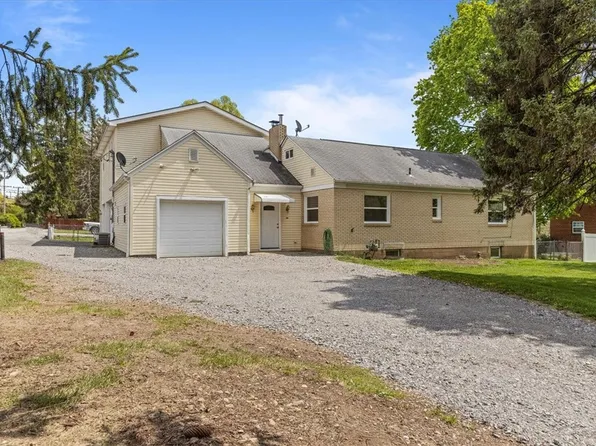 125 Foxwood Rd, Coraopolis, PA 15108