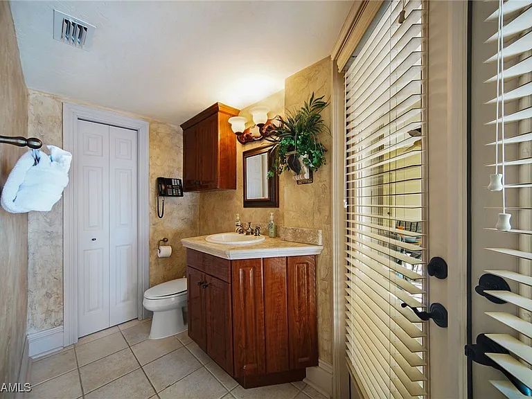 232 Bayshore Dr — Photo 25