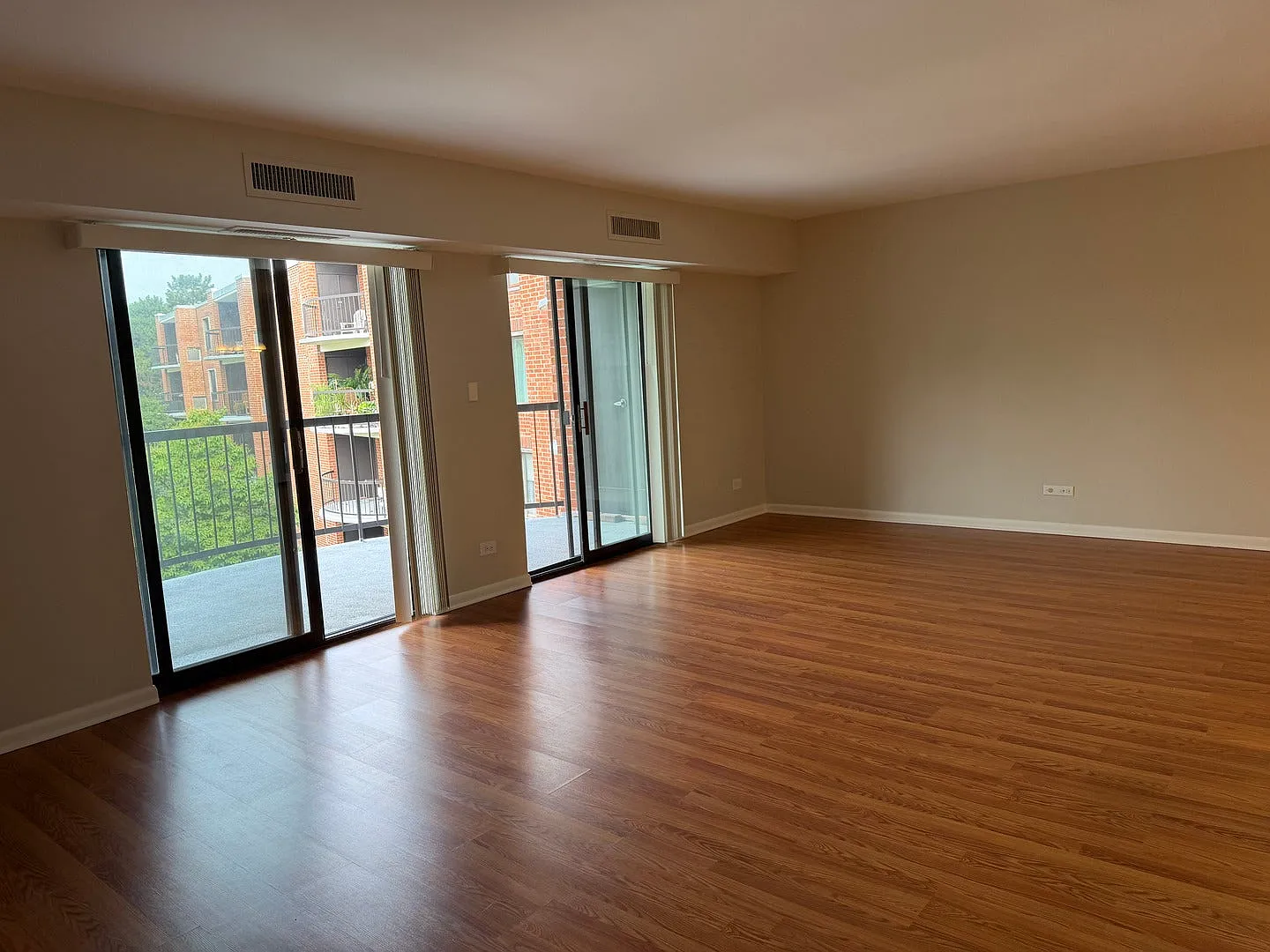 2 bed, 2.0 bath, 1240 sqft, $2,200 — Photo 3