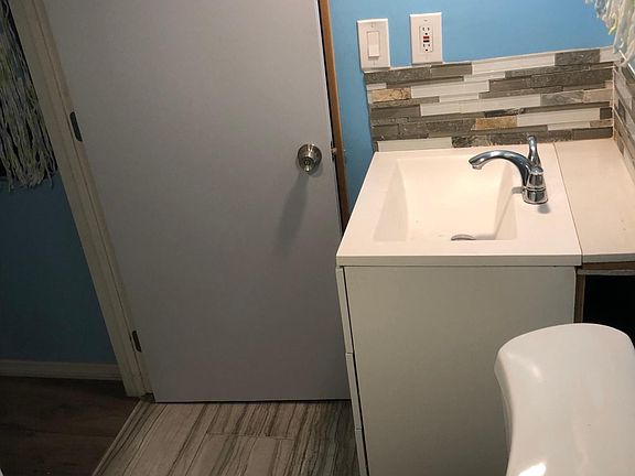 5th image of 13083 Montague St #3