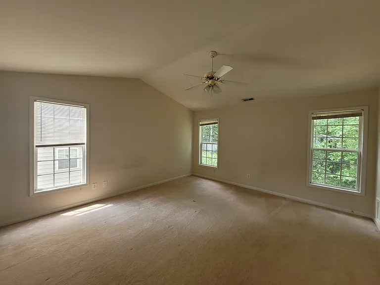 12 Bridgeport Dr — Photo 29