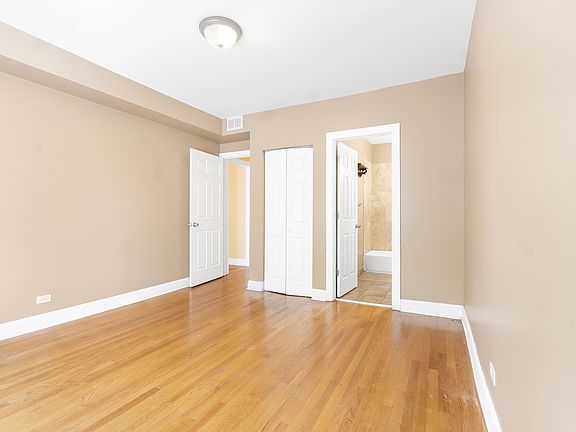 3rd image of 1747 W Pratt Blvd APT 1