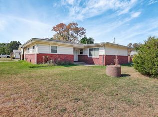 2315 S Vine St, Wichita, KS 67213