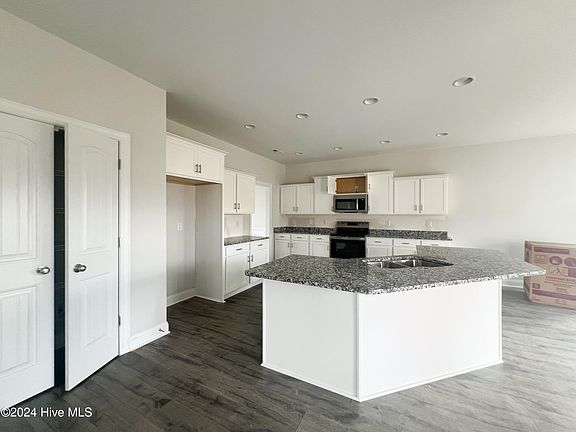 3rd image of 615 Carmel Drive