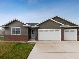 847 Waveland Ct, Marion, IA 52302