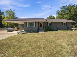 300 Woodlawn St, Kenton, TN 38233