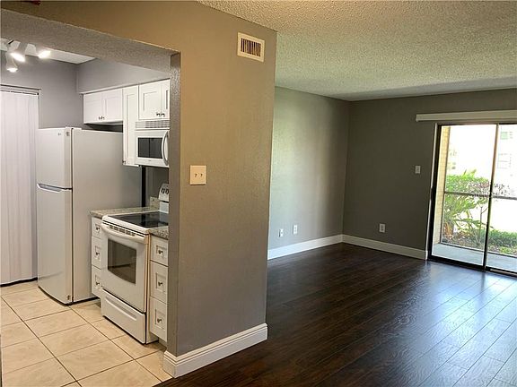 4th image of 3772 Idlebrook 114 Cir