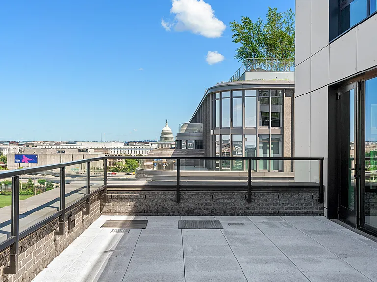 1000 South Capitol — Photo 97