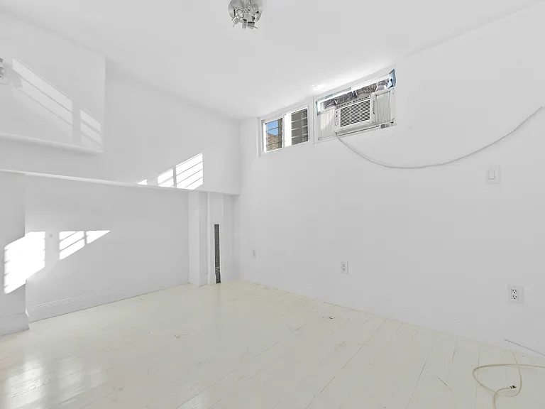 72 Irving Pl #5A — Photo 4