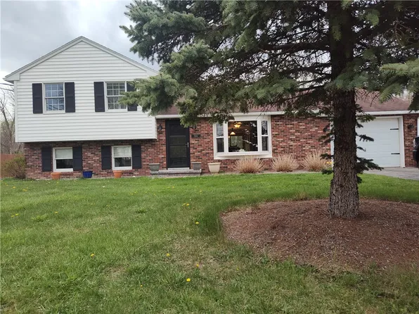 214 Chapel St, Canandaigua, NY 14424