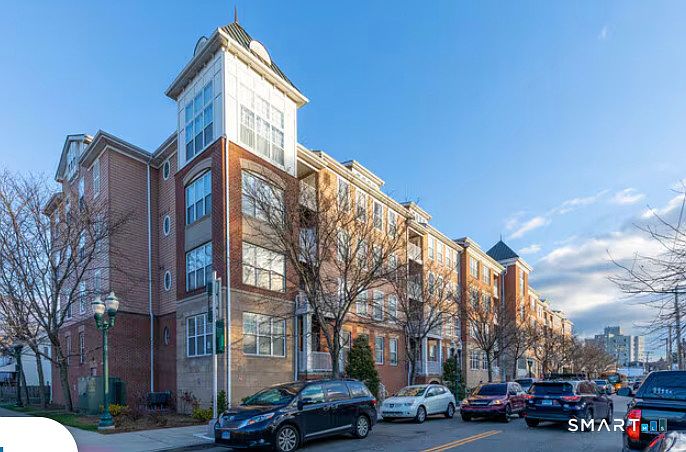 1st image of 25 Adams Avenue #112