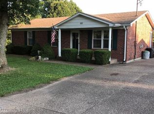 802 Cedarcrest Dr, Vine Grove, KY 40175