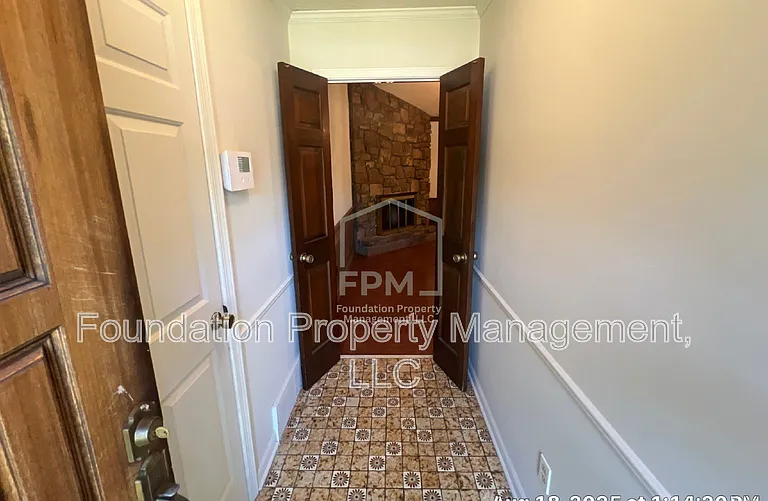 4377 Springwind Rd — Photo 11