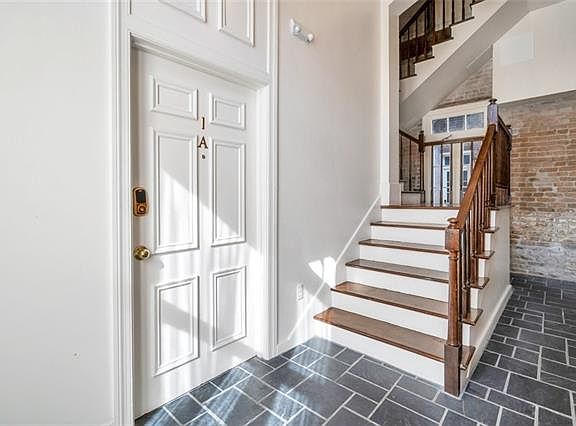 4th image of 438 Dauphine St #1A