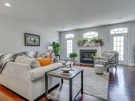 4th image of 742 Collington Ct