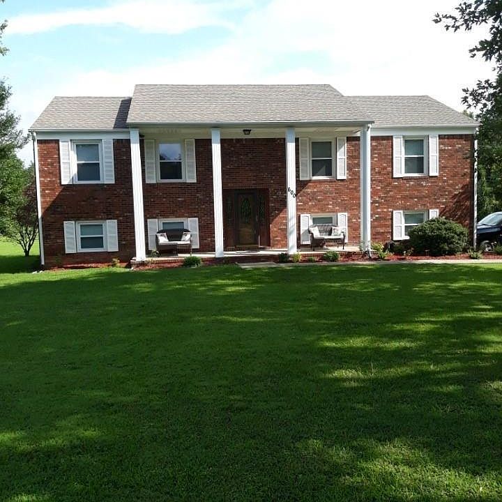 1st image of 600 Country Club Ln