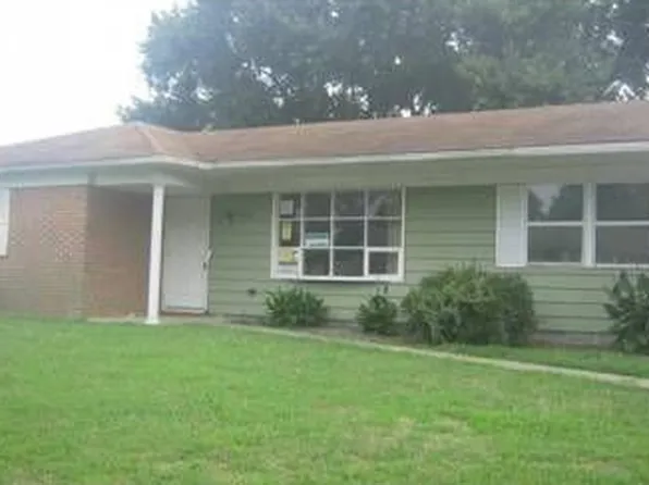 3205 Tournament Dr, Chesapeake, VA 23323