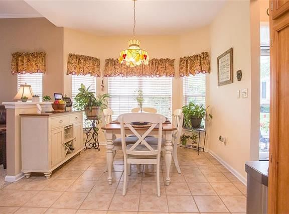 3rd image of 116 Willow Dr